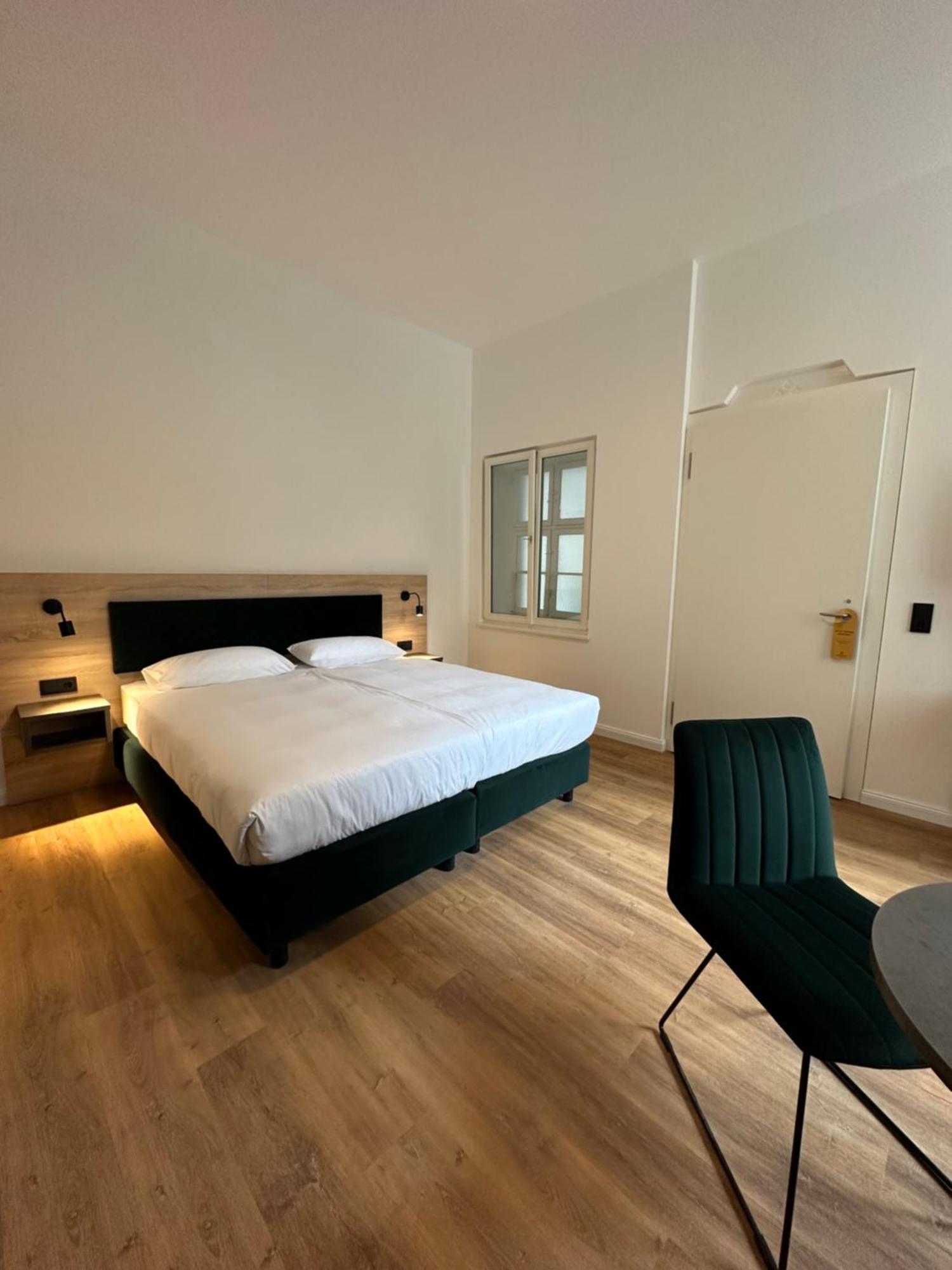 Hotel Hopfenhotel Am Adenauerufer 3*