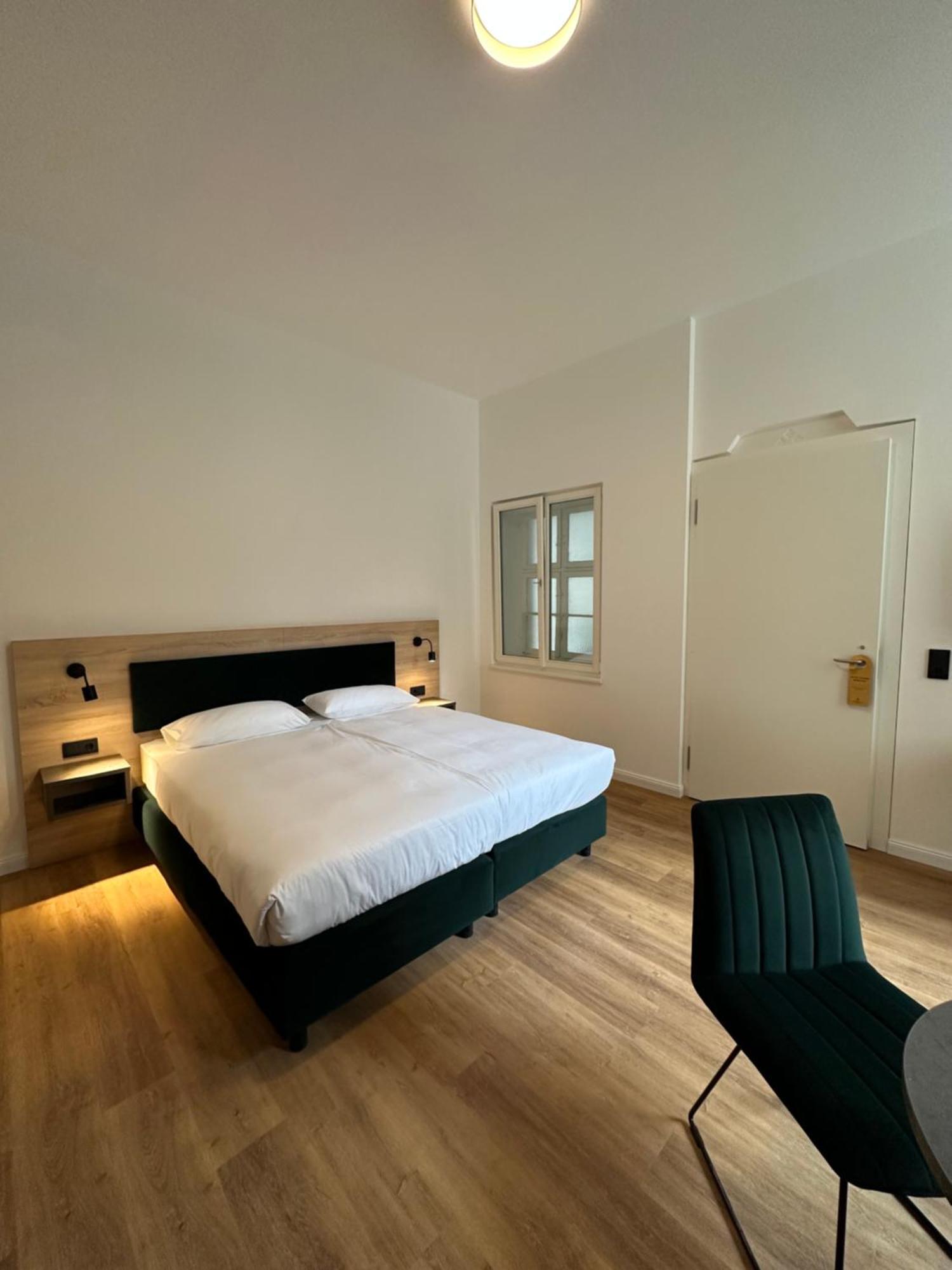 Hopfenhotel Am Adenauerufer 3*