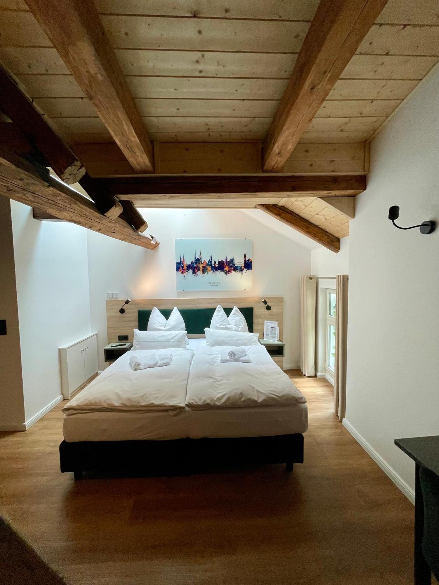 Hopfenhotel Am Adenauerufer 3*