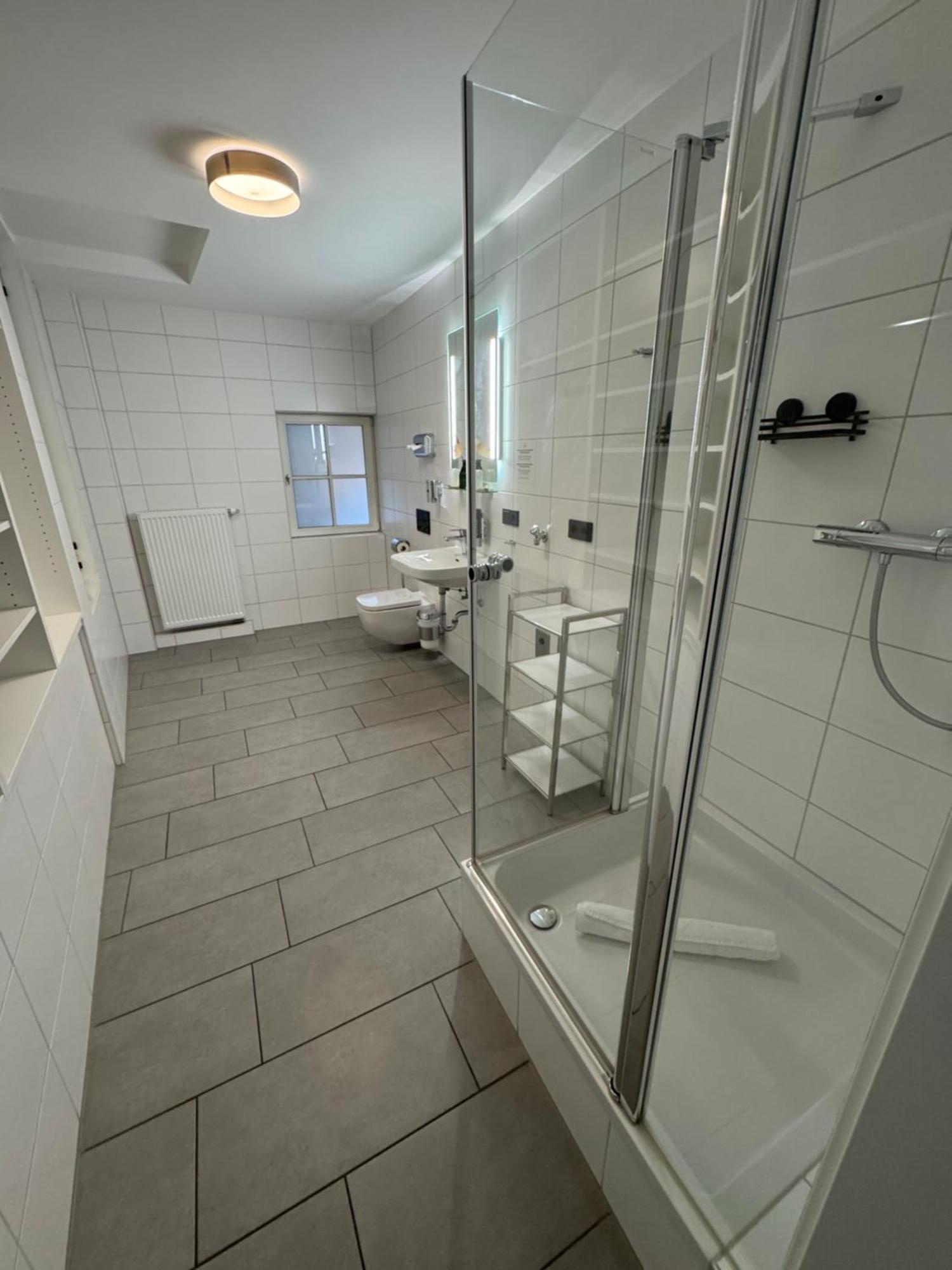 Hopfenhotel Am Adenauerufer 3*